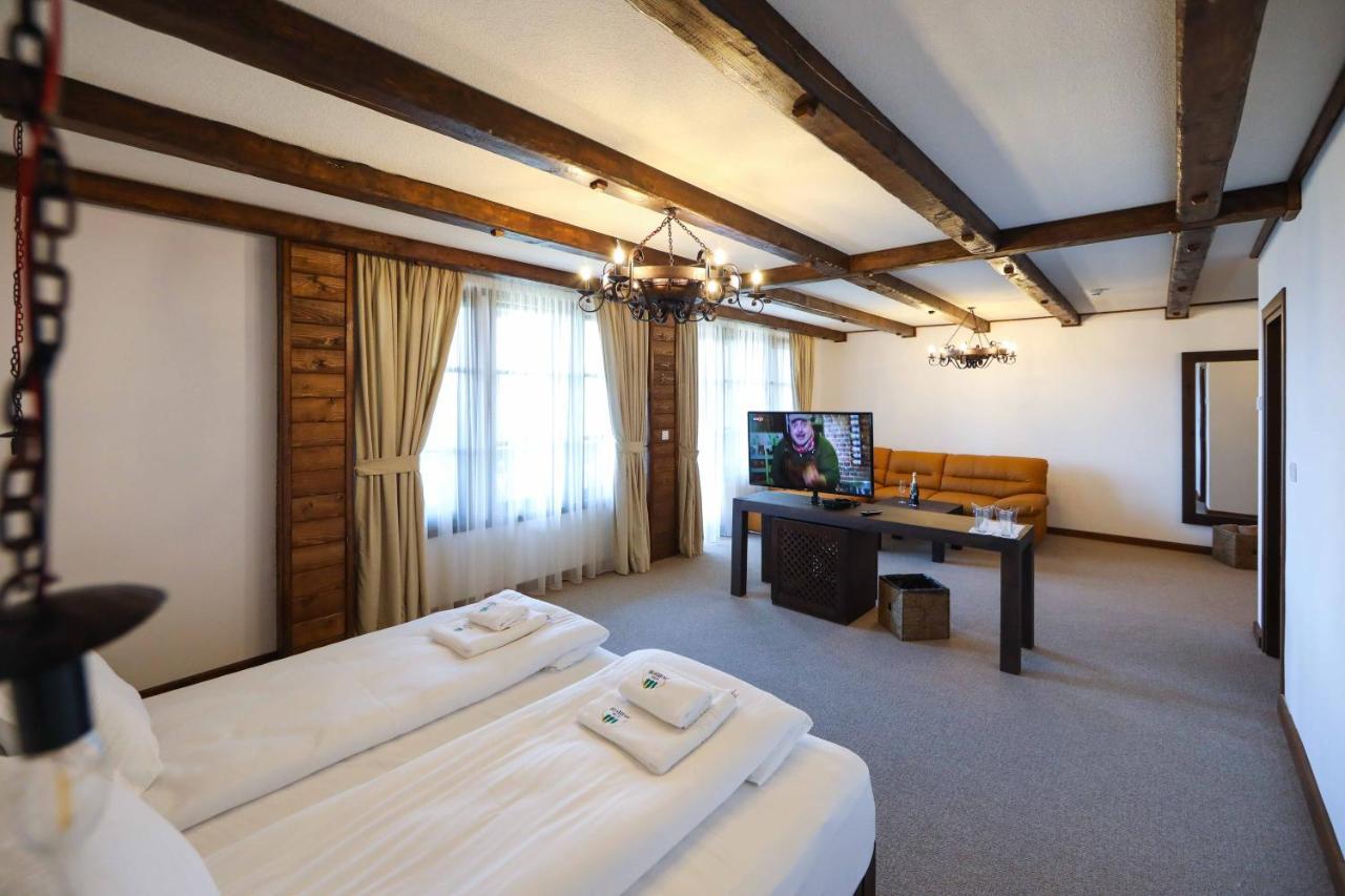 Hotel Лєштен Екстер'єр фото