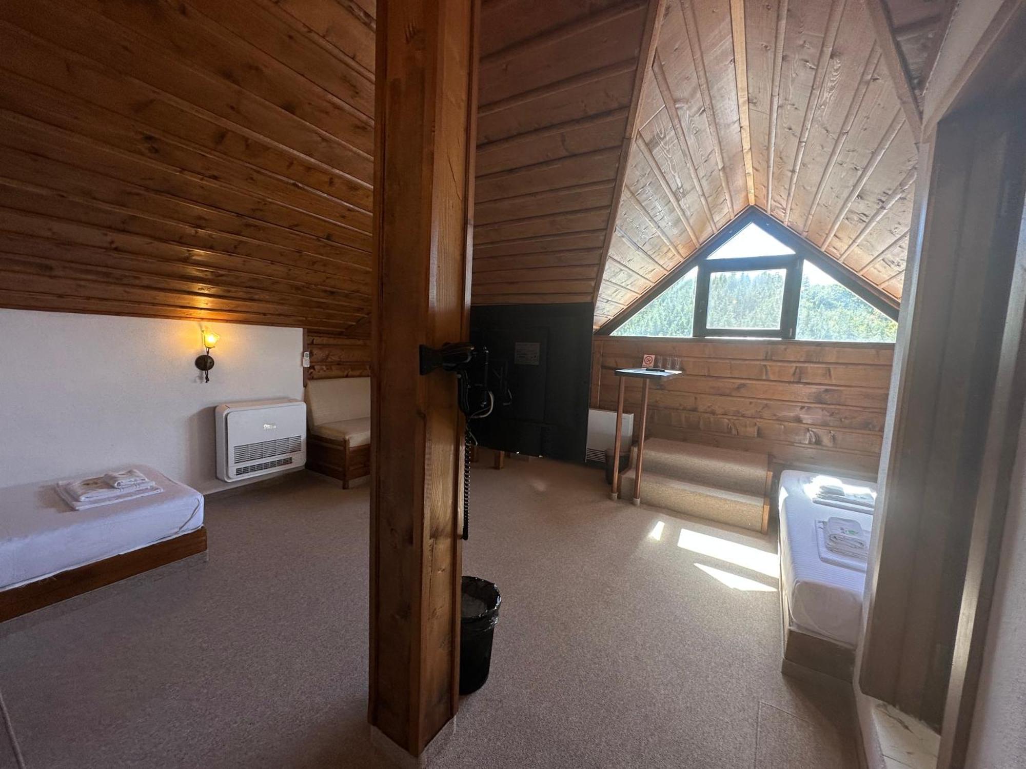 Hotel Лєштен Екстер'єр фото